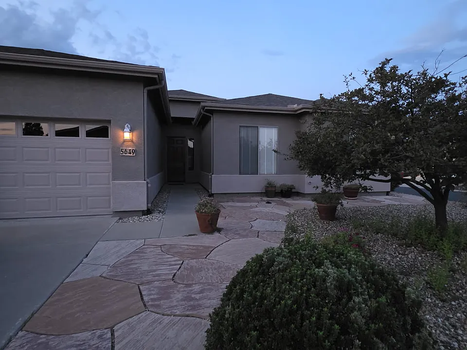 5649 N Bentley Ct