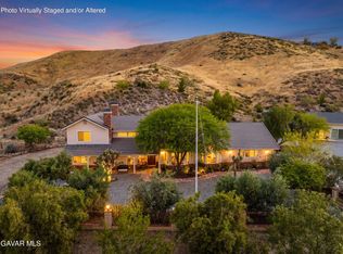 13602 Sego Rd, Agua Dulce, CA 91390