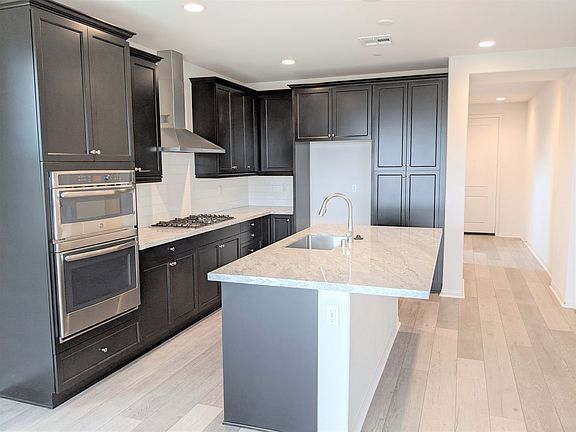3rd image of 15982 Apricot Ave