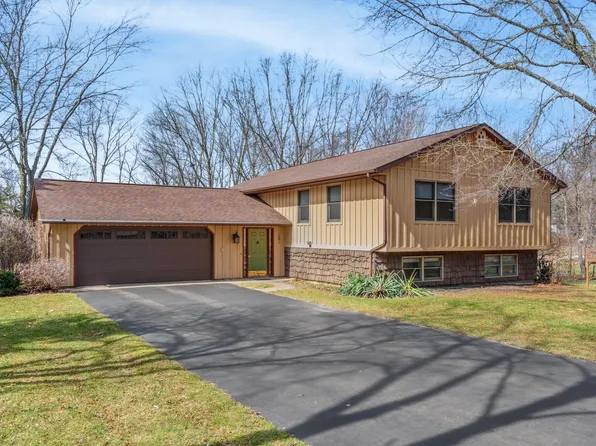 1091 Josiane Dr, Kalamazoo, MI 49009