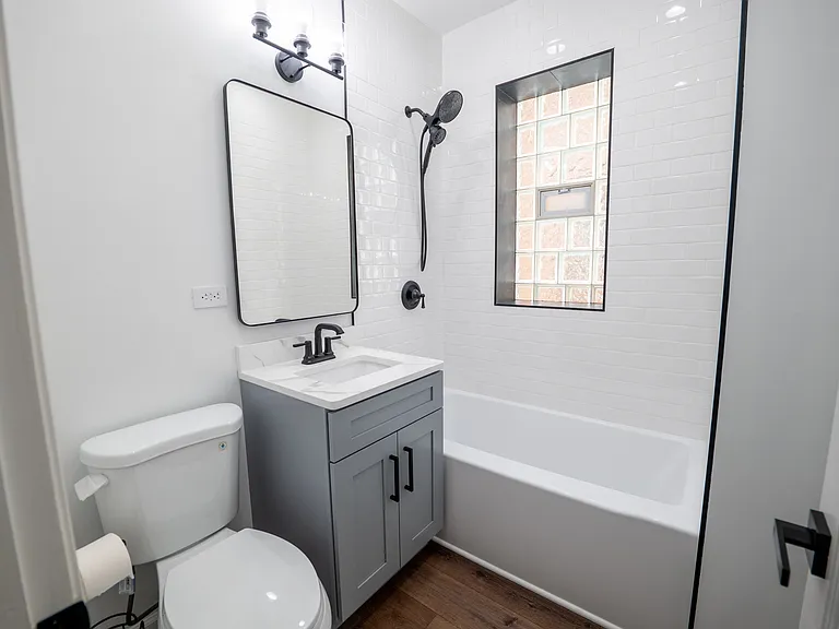 5737 N Washtenaw Ave #1 — Photo 5