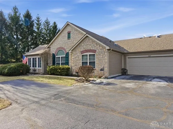 2407 Locust Hill Blvd, Dayton, OH 45431