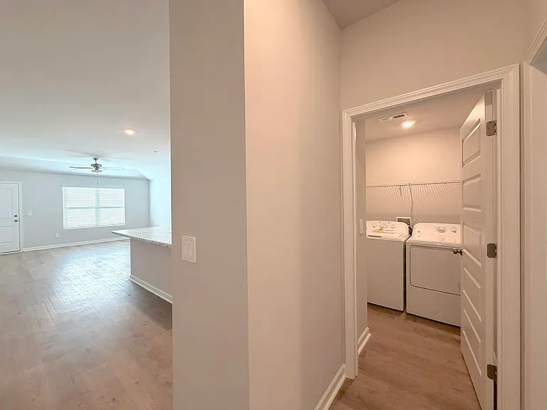 128 Challenger Way — Photo 25