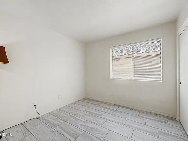 8563 W Mission Ln — Photo 16