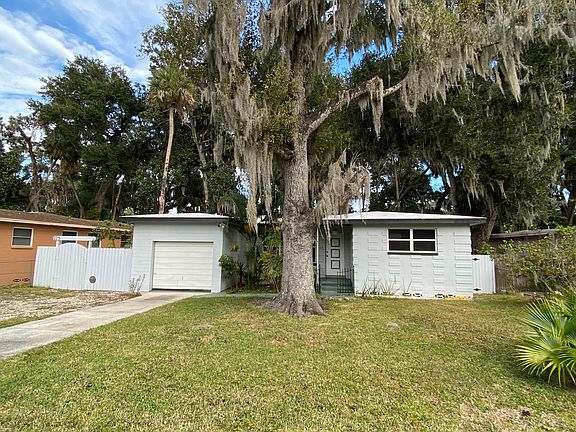 2nd image of 125 Oakwood Dr
