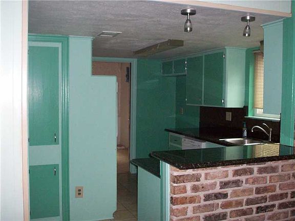 4th image of 5821 Oxford Pl
