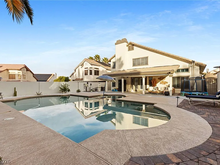407 Crater Ct — Photo 45