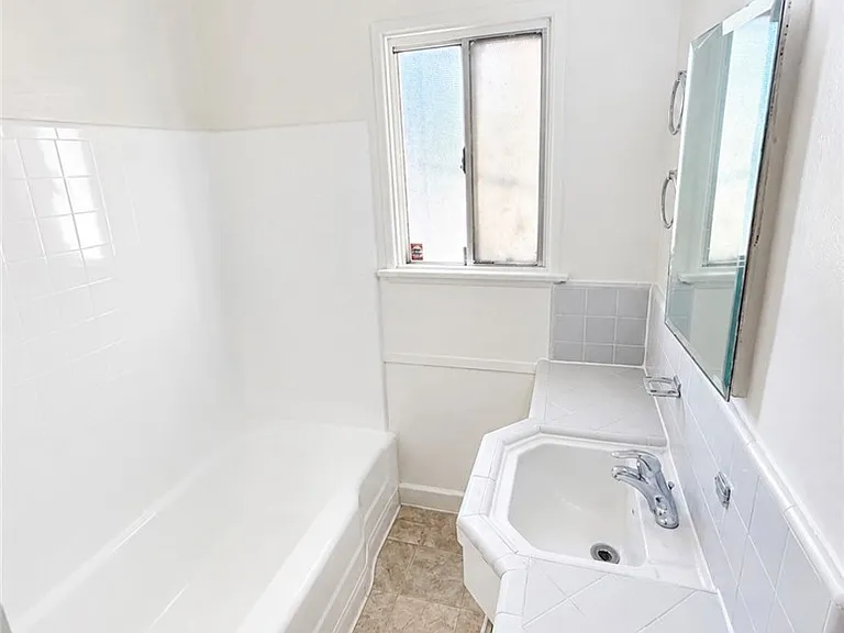 12823 Burbank Blvd — Photo 4
