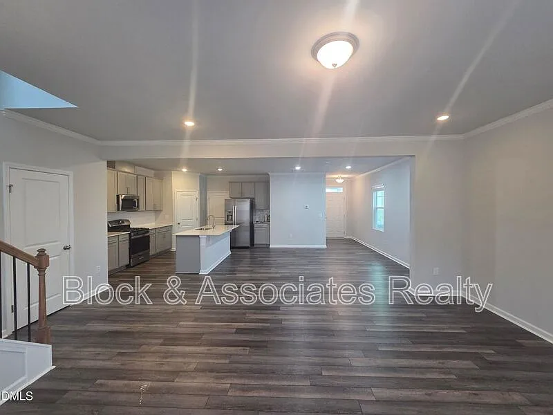 Building Photo - 109 Sea Cave Ln