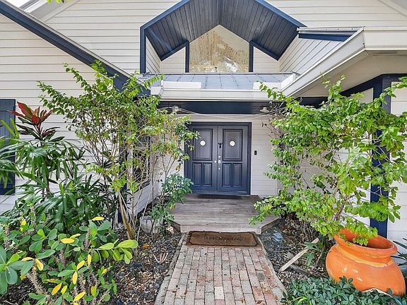 2nd image of 2388 Palm Harbor Drive