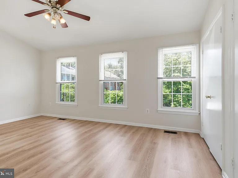 12214 Grassy Hill Ct — Photo 12