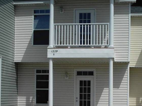 1st image of 1229B Century Oaks Dr