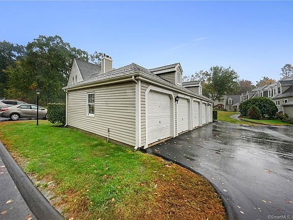 4th image of 35 W Village Ct Unit 35
