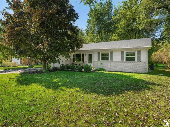 9515 Summerfield Rd, Temperance, MI 48182