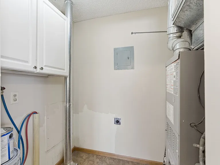 Griffin Court Apartments — Photo 9