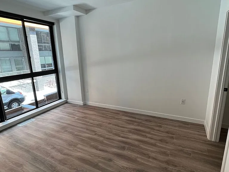 1500 Harry Thomas Way #109 — Photo 6