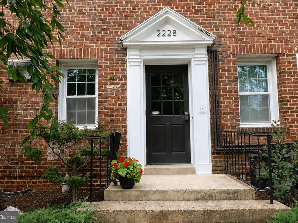 2228 40th St NW APT 2, Washington, DC 20007