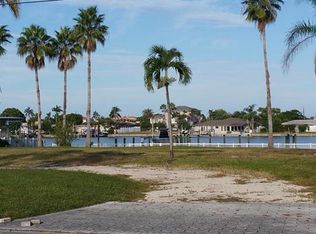 318 Harbor View Ln, Largo, FL 33770