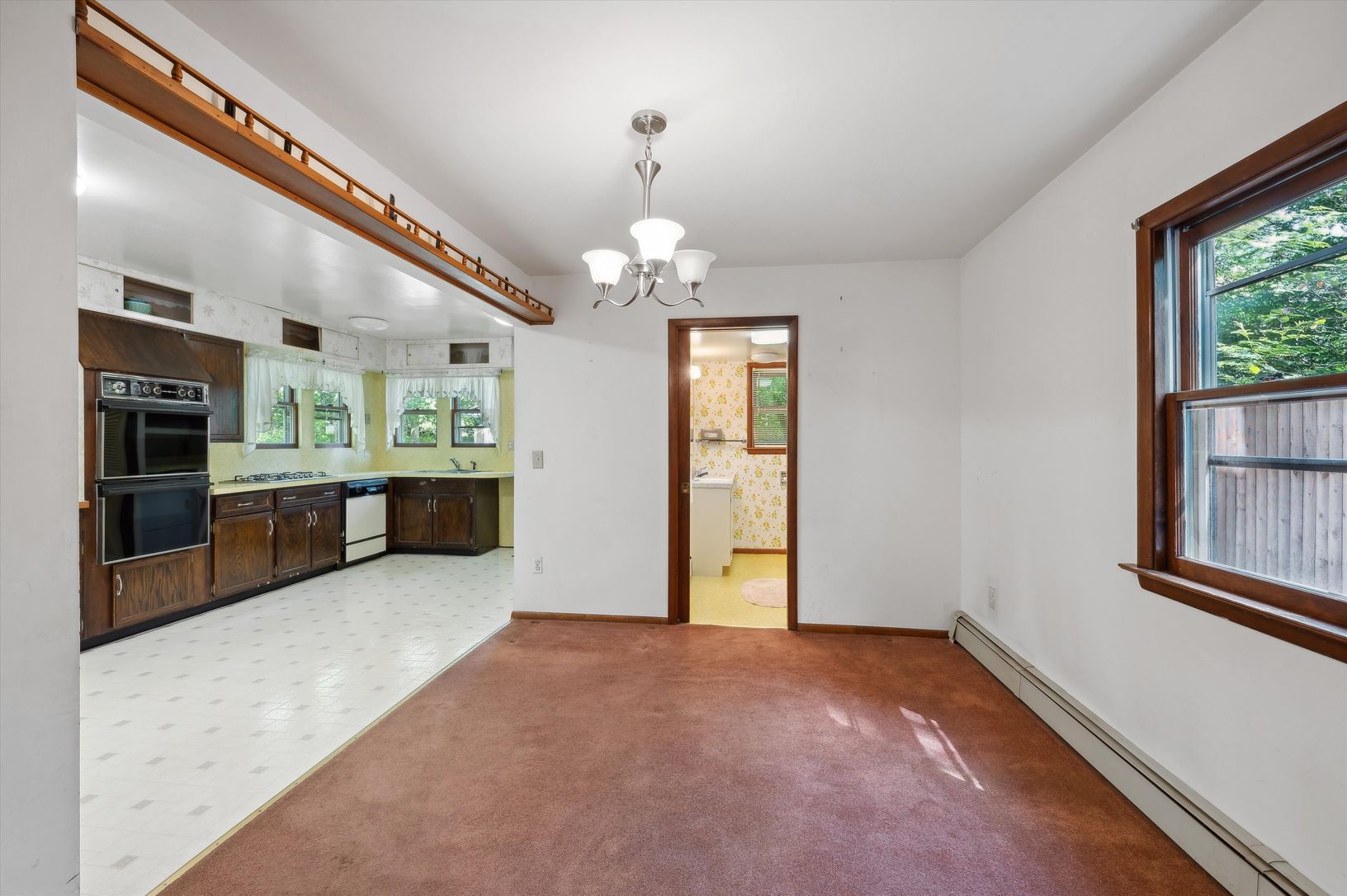  Dining to Kitchen