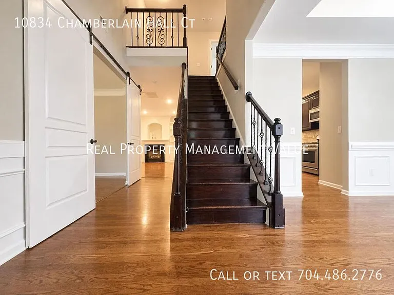 10834 Chamberlain Hall Ct — Photo 2