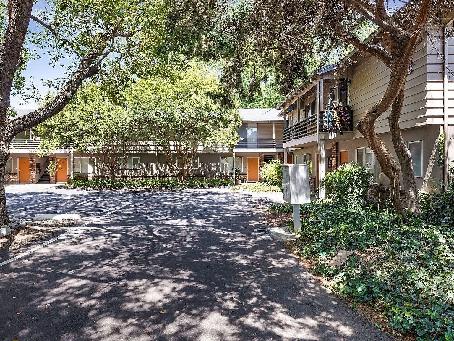 Mountain View Apartments — Photo 3