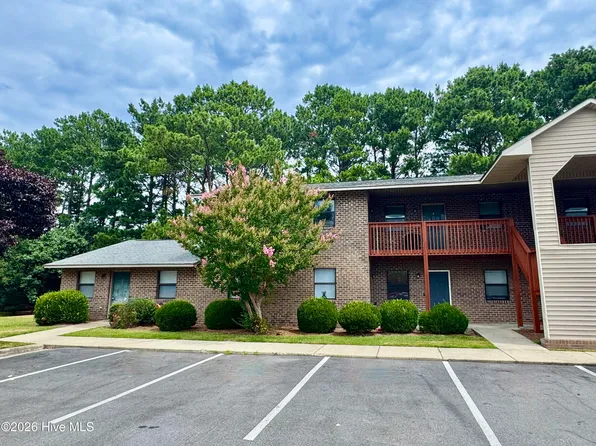 710 Patton Cir APT 6, Winterville, NC 28590