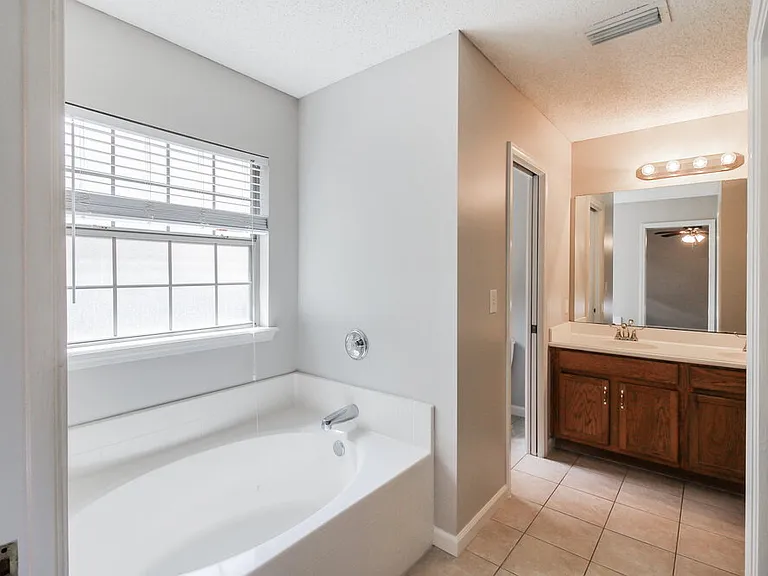 13967 Ridgewick Dr — Photo 14