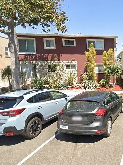 1261 E 1st St #7 — Photo 1