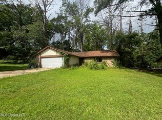 609 Briarcliff Cir, Jackson, MS 39212