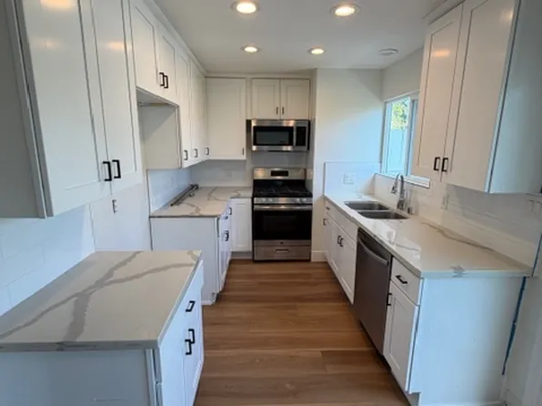 323 E 18th St APT B, Costa Mesa, CA 92627