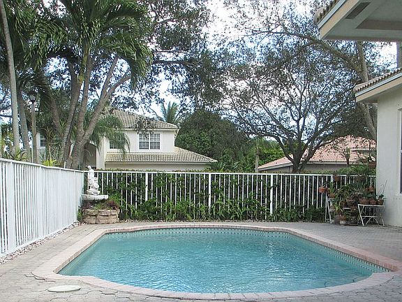 5th image of 5723 NW 46th Dr
