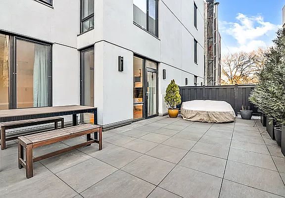 2nd image of 100 Avenue A #2E