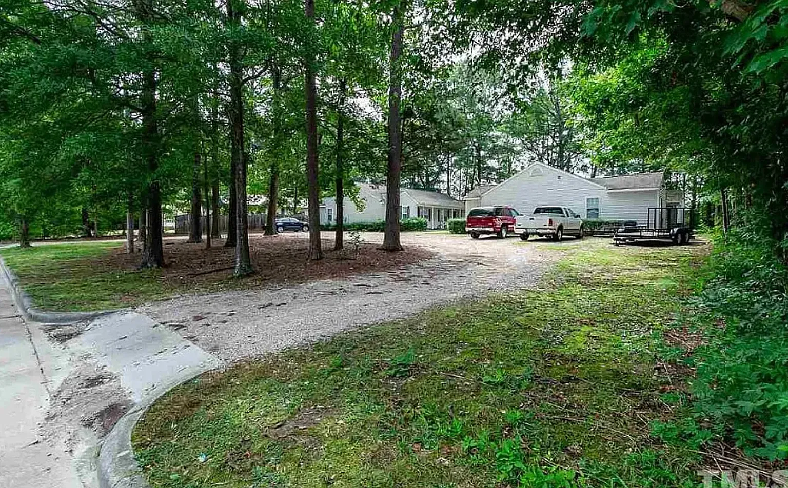 2 bed, 1856 sqft, $1,300 — Photo 4