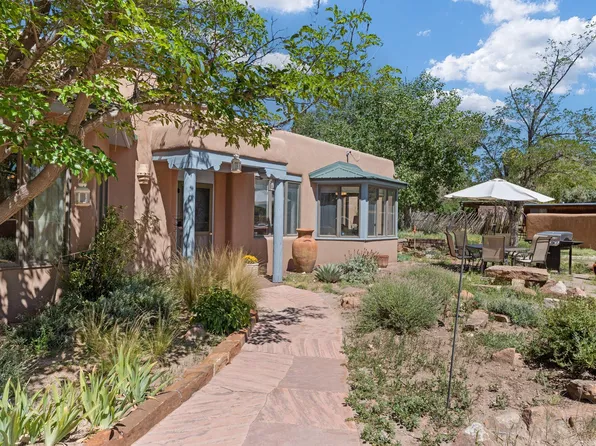 1316 Cerro Gordo Rd, Santa Fe, NM 87501