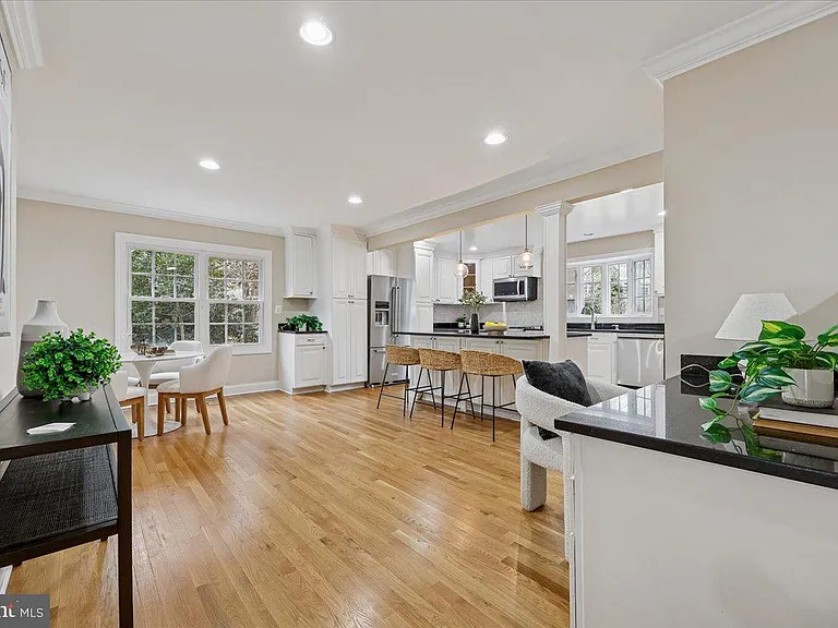 4902 Derussey Pkwy — Photo 18