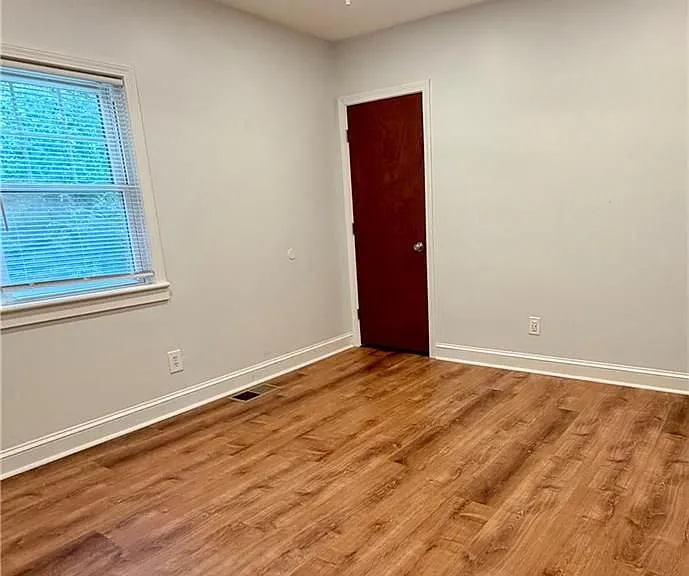 190 E Shore Dr — Photo 16