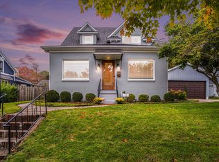 506 Lake Ave, Grand Haven, MI 49417