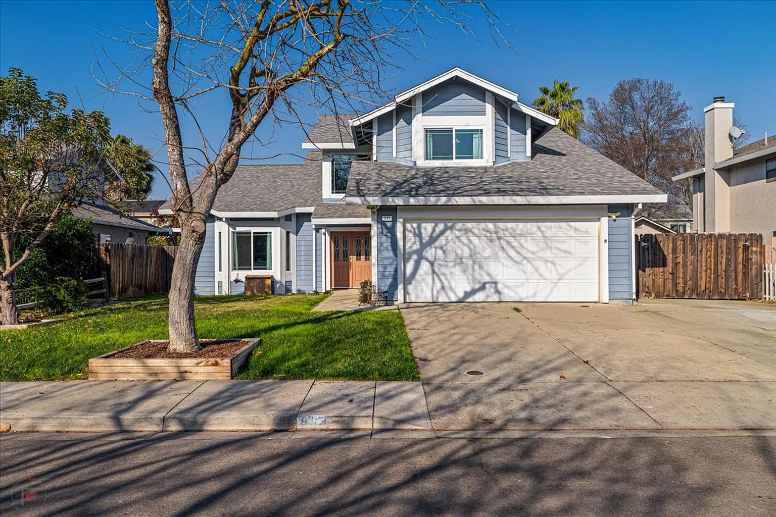 833 Mackilhaffy Dr photo 1