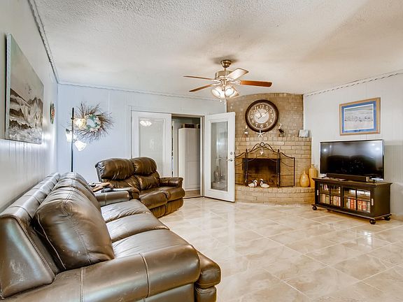 4th image of 3531 W Meadow Ln