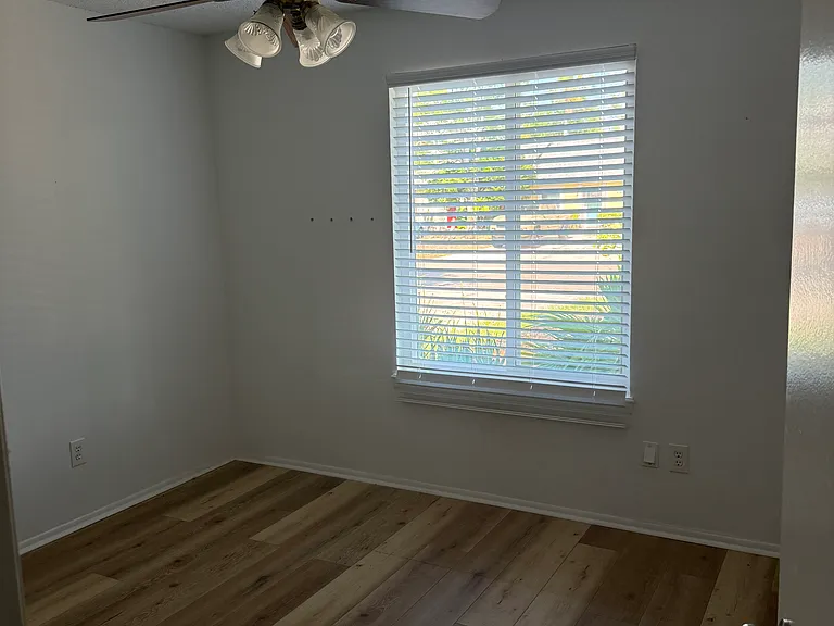 474 Aquatic Dr — Photo 4