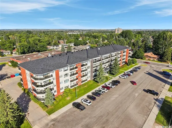 UNIT 308-102 Kingsmere PLACE, Saskatoon, SK S7J 2K3