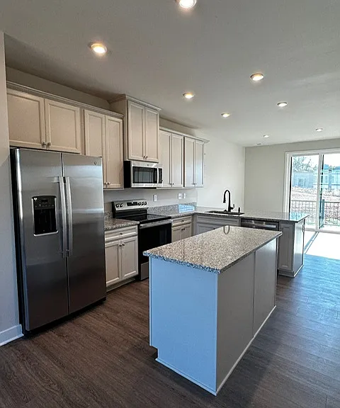 8008 Pinot Ln — Photo 33