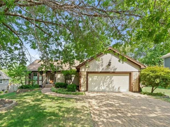 10137 Mastin Dr, Overland Park, KS 66212