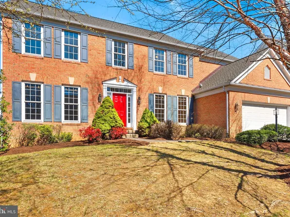4982 Collin Chase Pl, Fairfax, VA 22030