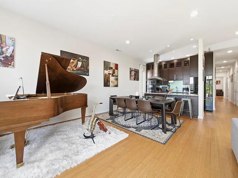 2642 W Chicago Ave #4 — Photo 4