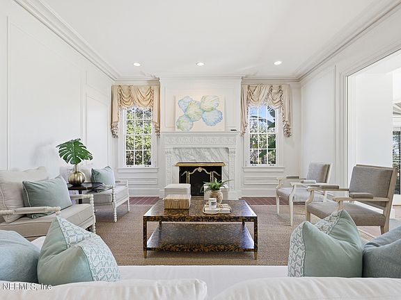 4th image of 1878 AVONDALE Circle