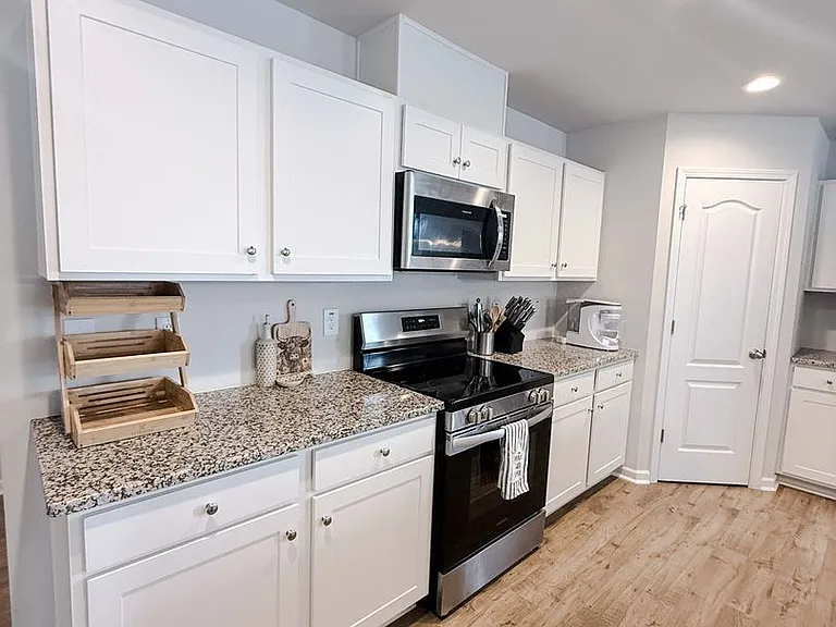 127 Arlington Dr — Photo 8