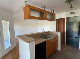 977 Riverside Dr APT 233, Pompano Beach, FL 33071