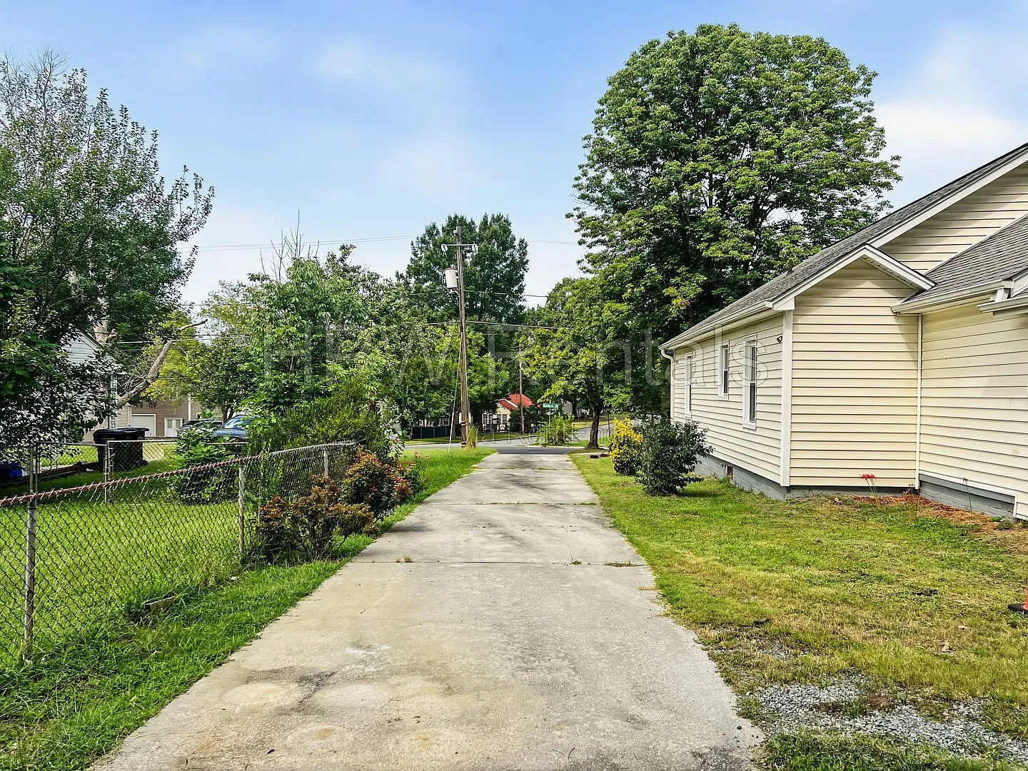 2 bed, 1.0 bath, 1067 sqft, $1,175 — Photo 3