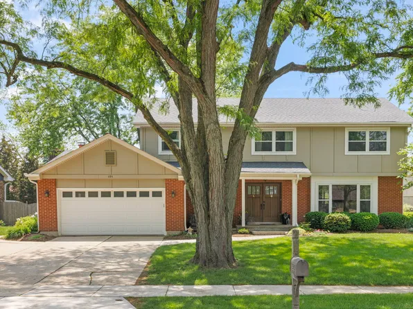 595 Raintree Dr, Glen Ellyn, IL 60137